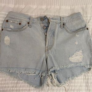 Levi’s light washed jeans shorts
